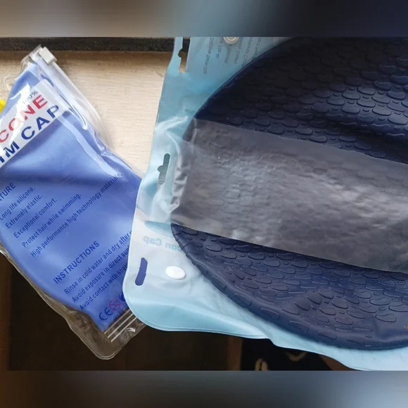 Set of 2 silicon swim cap - Picture 4 of 5